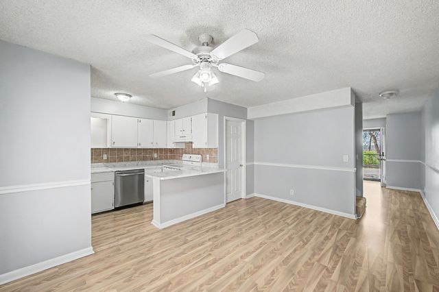 110 Bellevue Rd Apt 30, Nashville, TN 37221