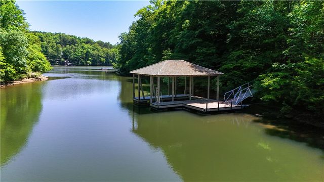 300 Crooked Rock Lane, Sunset, SC 29685