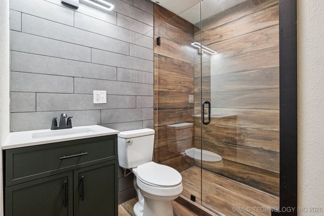 800 Kiawa Road, Eucha, OK 74346