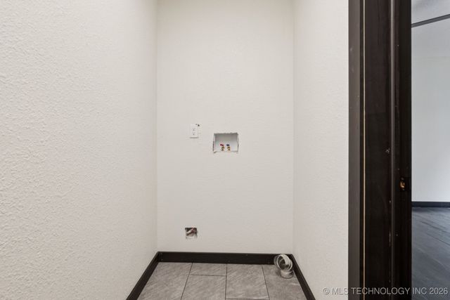 800 Kiawa Road, Eucha, OK 74346