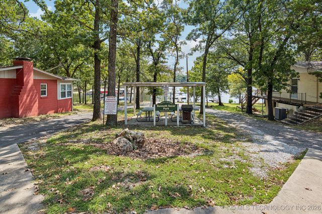 800 Kiawa Road, Eucha, OK 74346