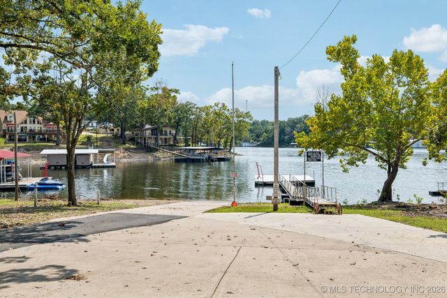 800 Kiawa Road, Eucha, OK 74346