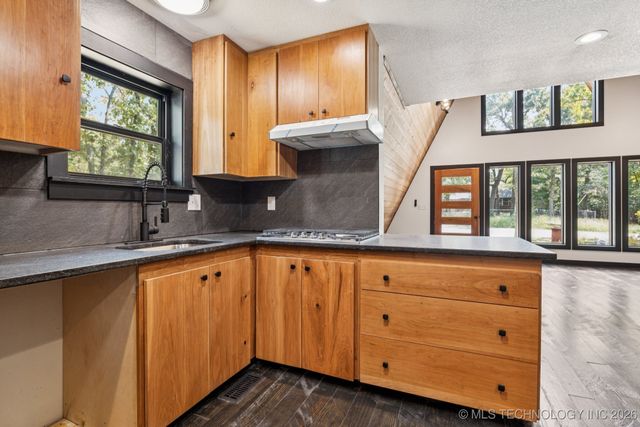 800 Kiawa Road, Eucha, OK 74346