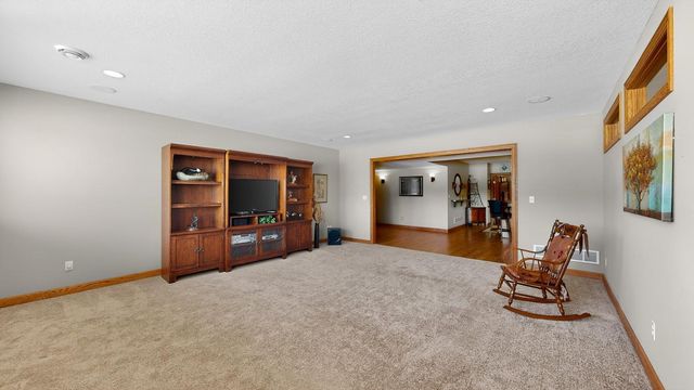 4063 Autumn Lake Court SW, Rochester, MN 55902