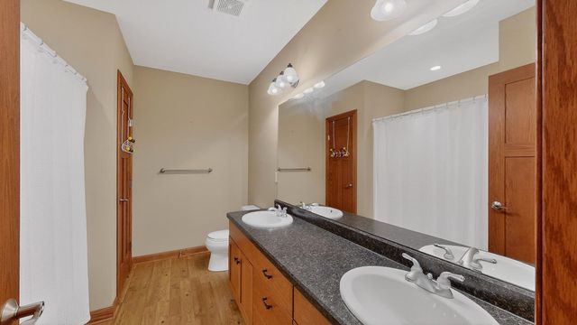 4063 Autumn Lake Court SW, Rochester, MN 55902