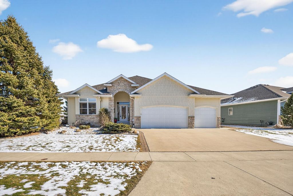 4063 Autumn Lake Court SW, Rochester, MN 55902