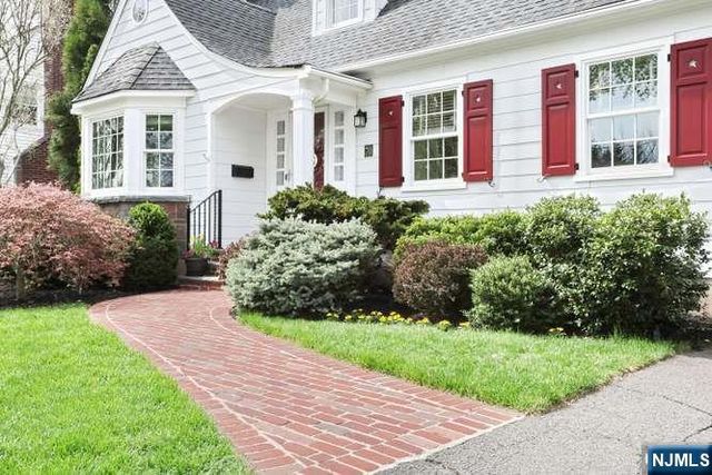 70 Ridge Road, Glen Rock, NJ 07452