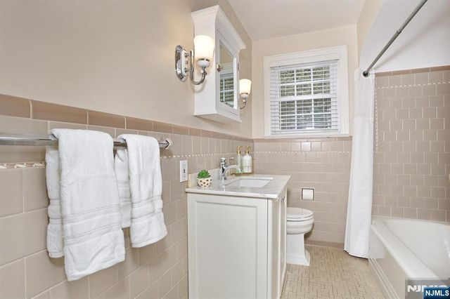 70 Ridge Road, Glen Rock, NJ 07452