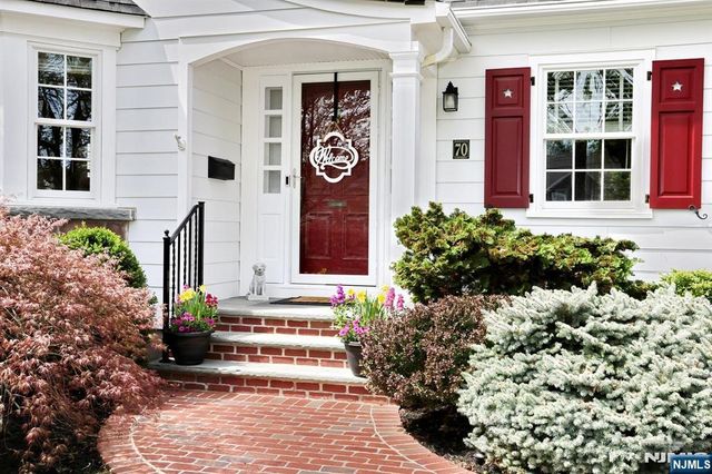 70 Ridge Road, Glen Rock, NJ 07452