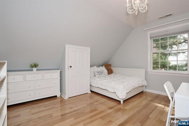 70 Ridge Road, Glen Rock, NJ 07452