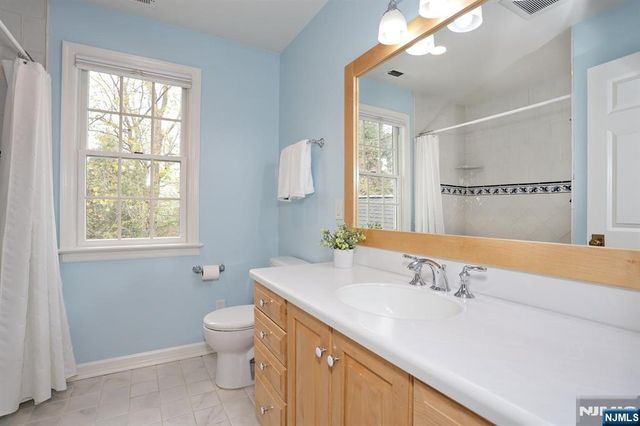 70 Ridge Road, Glen Rock, NJ 07452