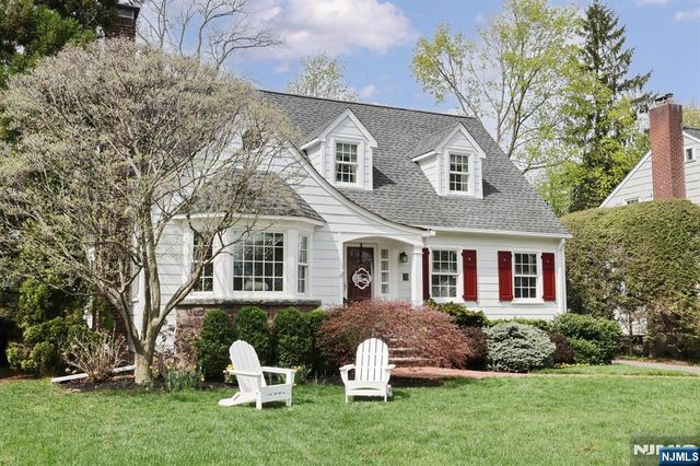 70 Ridge Road, Glen Rock, NJ 07452