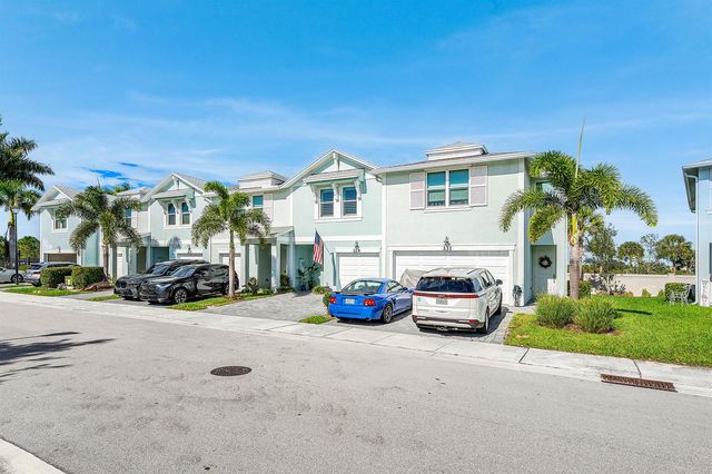 329 SE Halifax Lane, Stuart, FL 34994