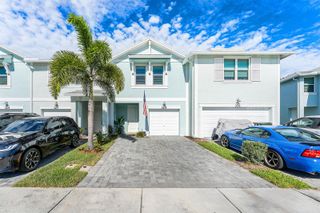 329 SE Halifax Lane, Stuart, FL 34994