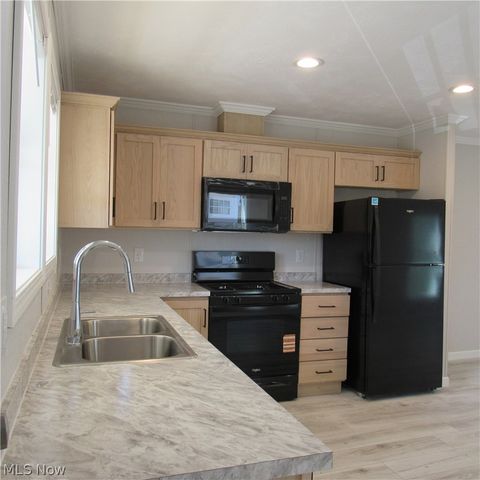 3785 S Main Street A14, Green, OH 44319
