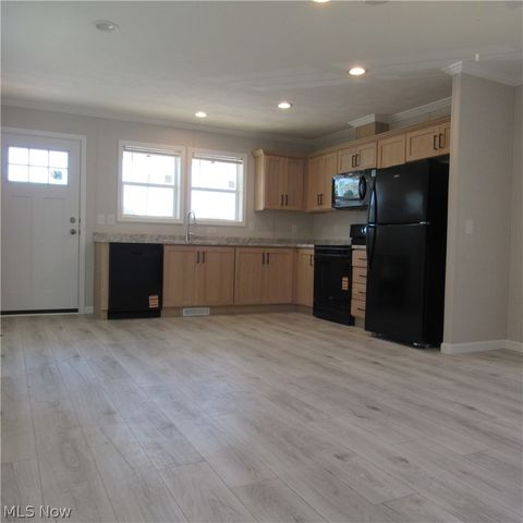 3785 S Main Street A14, Green, OH 44319