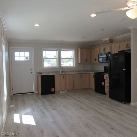 3785 S Main Street A14, Green, OH 44319