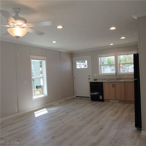 3785 S Main Street A14, Green, OH 44319