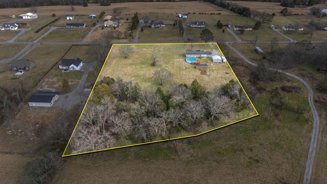 392 Adams Rd, Shelbyville, TN 37160