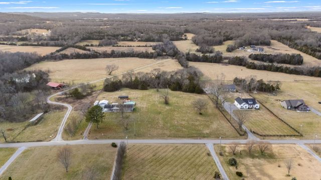 392 Adams Rd, Shelbyville, TN 37160