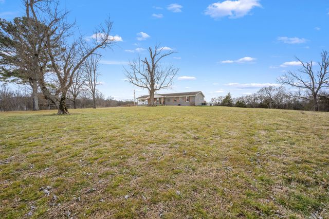 392 Adams Rd, Shelbyville, TN 37160