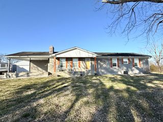 392 Adams Rd, Shelbyville, TN 37160