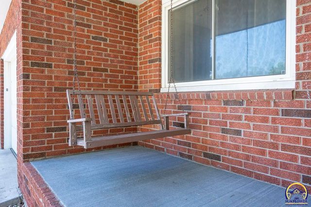 2510 SE Alexander DR, Topeka, KS 66605