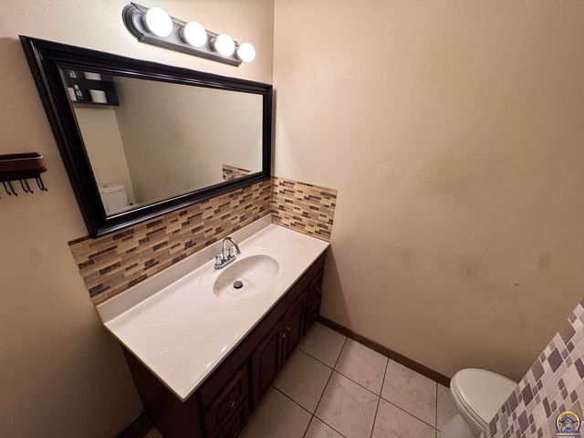 2510 SE Alexander DR, Topeka, KS 66605