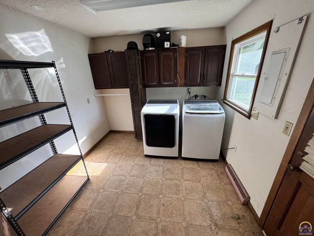 2510 SE Alexander DR, Topeka, KS 66605