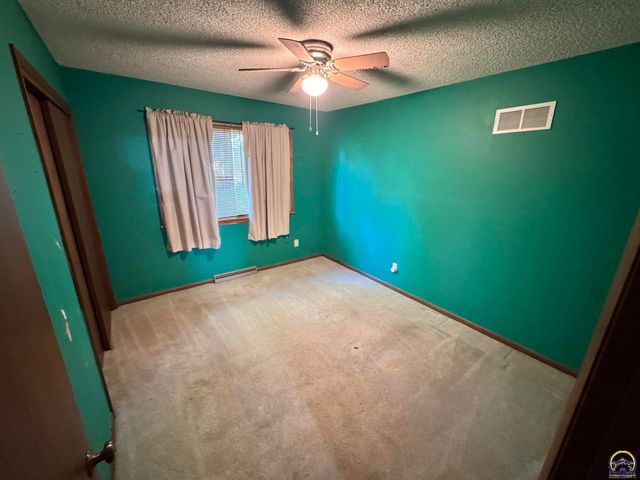 2510 SE Alexander DR, Topeka, KS 66605