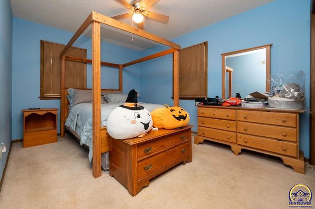 2510 SE Alexander DR, Topeka, KS 66605