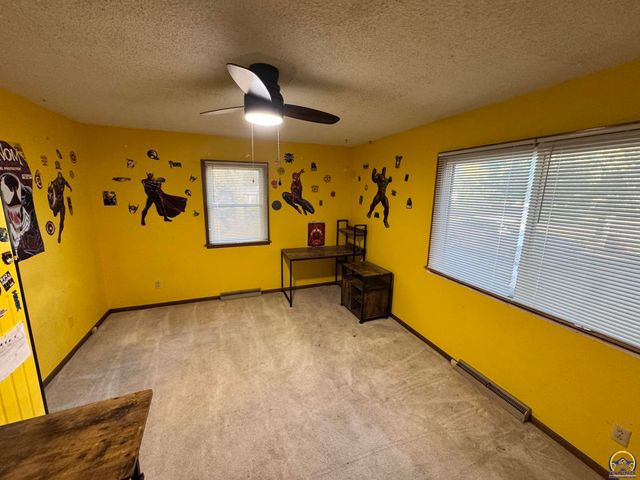 2510 SE Alexander DR, Topeka, KS 66605