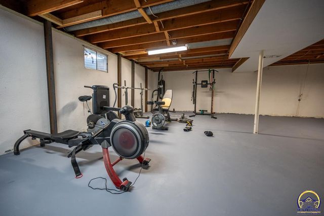 2510 SE Alexander DR, Topeka, KS 66605