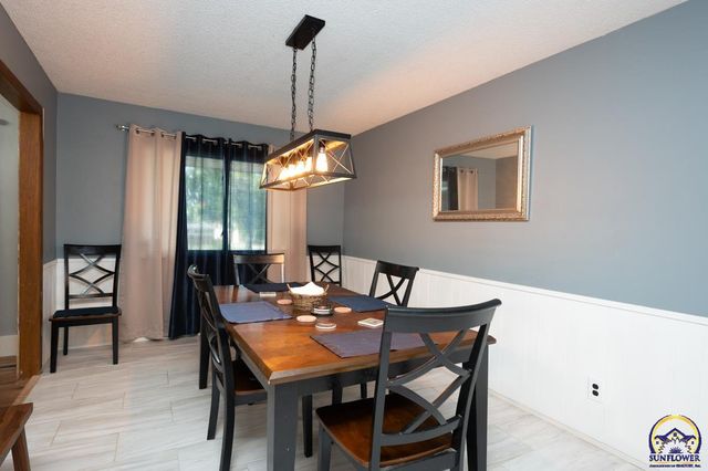 2510 SE Alexander DR, Topeka, KS 66605