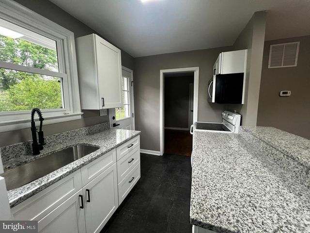 265 OPEQUON AVE, Winchester, VA 22601
