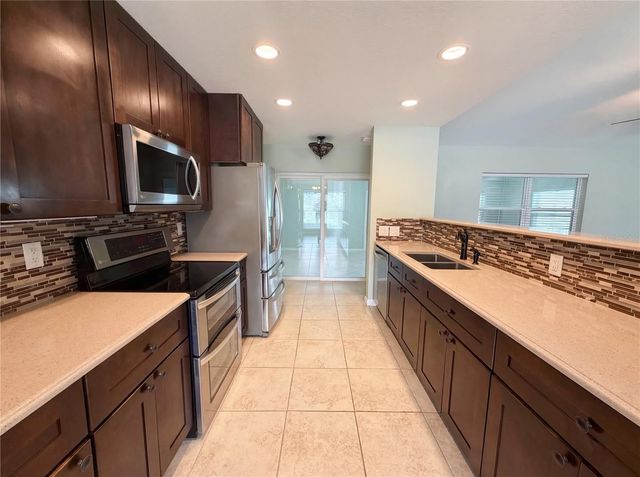 1415 SANDALWOOD DRIVE, Plant City, FL 33563