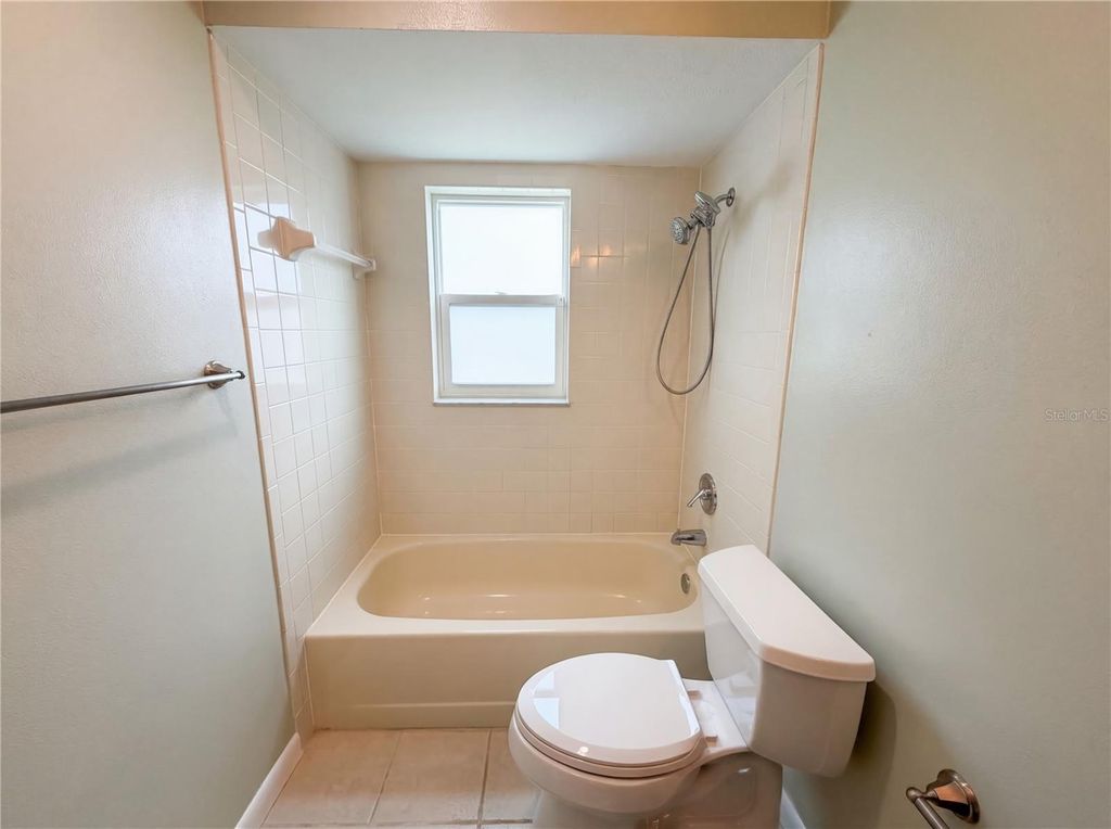 Image 19 of property listing at 1415 SANDALWOOD DRIVE, Plant City, FL 33563