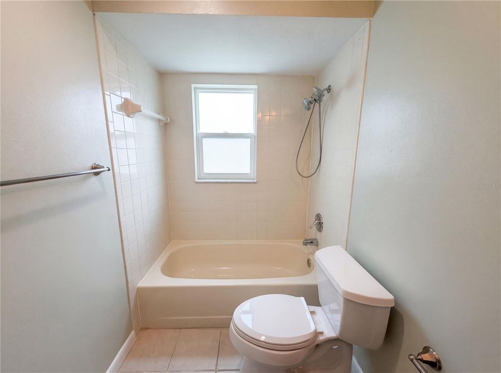 Image 20 of property listing at 1415 SANDALWOOD DRIVE, Plant City, FL 33563