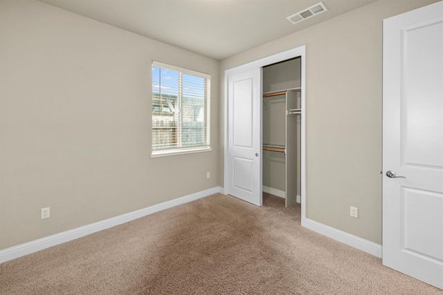 573 Honeysuckle Dr, Ione, CA 95640