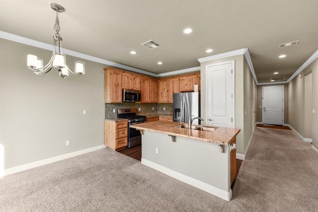 573 Honeysuckle Dr, Ione, CA 95640