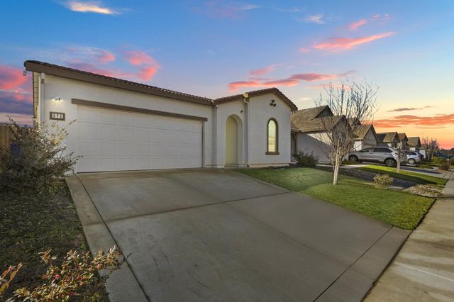 573 Honeysuckle Dr, Ione, CA 95640