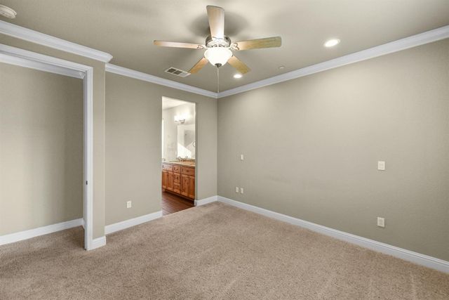 573 Honeysuckle Dr, Ione, CA 95640