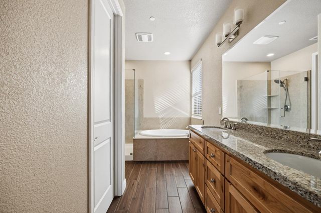 573 Honeysuckle Dr, Ione, CA 95640