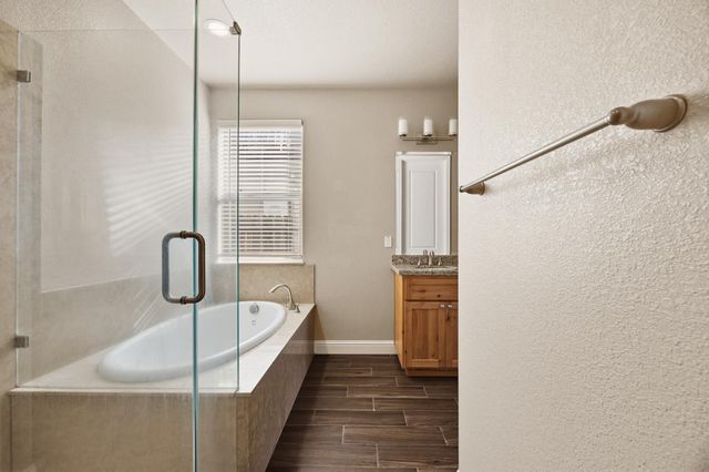 573 Honeysuckle Dr, Ione, CA 95640