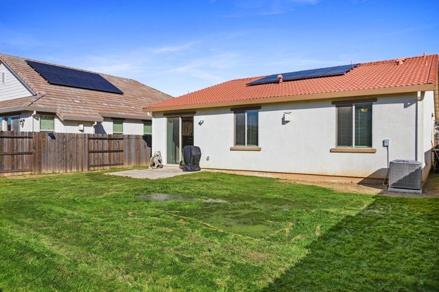 573 Honeysuckle Dr, Ione, CA 95640