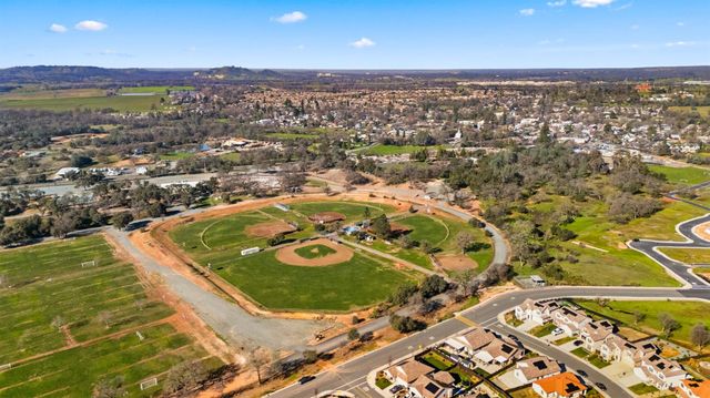 573 Honeysuckle Dr, Ione, CA 95640