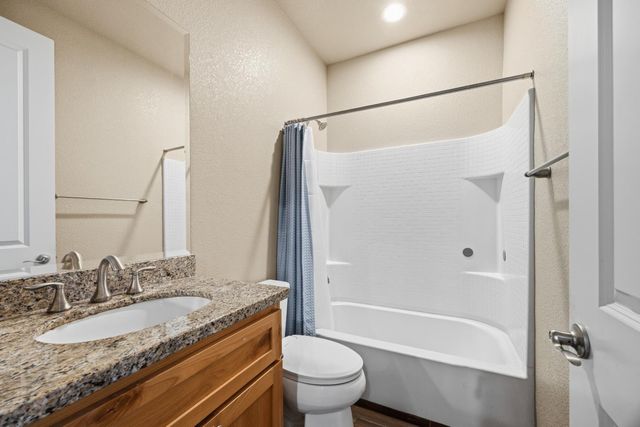 573 Honeysuckle Dr, Ione, CA 95640