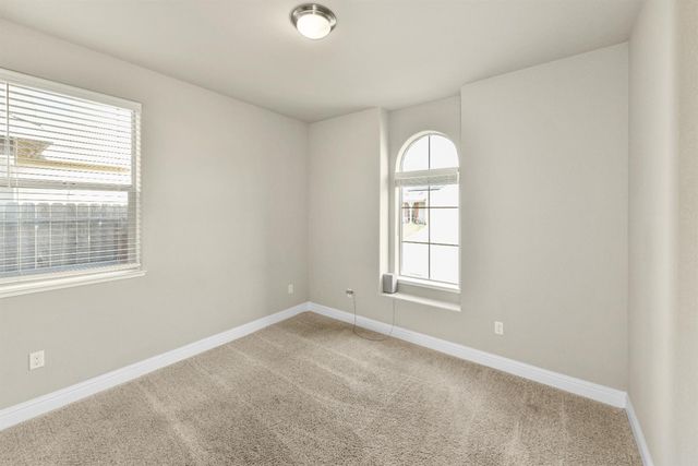 573 Honeysuckle Dr, Ione, CA 95640