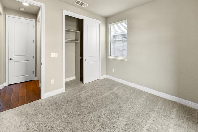 573 Honeysuckle Dr, Ione, CA 95640