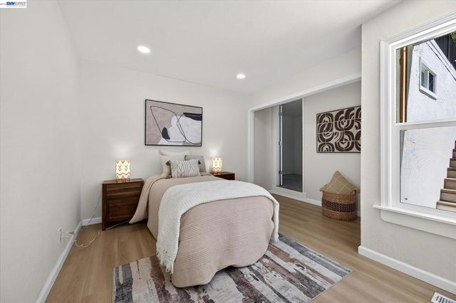 6077 Skyline Blvd, Oakland, CA 94611